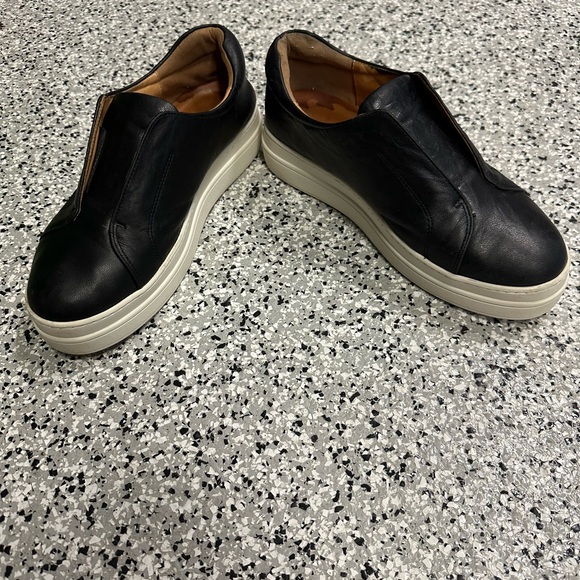 J Slide NYC Black Leather Sneaker - Picture 2 of 6